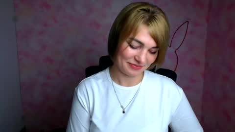 Snapshot of jennifer_cuttie chatting on June 27, 6:29 am Jennifer online show from June 27, 6:29 am