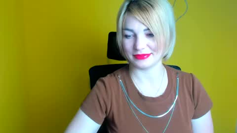 Snapshot of jennifer_cuttie chatting on July 16, 5:57 am Jennifer online show from July 16, 5:57 am