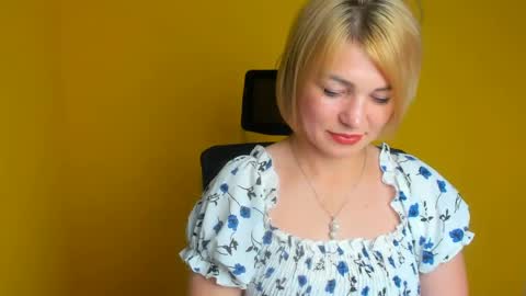 Snapshot of jennifer_cuttie chatting on July 17, 6:20 am Jennifer online show from July 17, 6:20 am