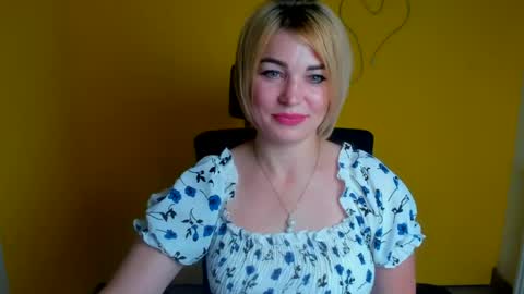Snapshot of jennifer_cuttie chatting on August 3, 11:37 am Jennifer online show from August 3, 11:37 am