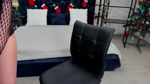 Jennifer online show from January 7, 1:30 am