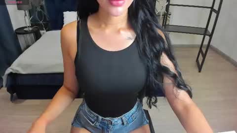Snapshot of jennifer_munoz chatting on June 23, 7:28 am Jennifer online show from June 23, 7:28 am