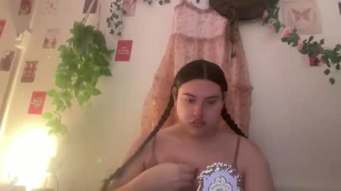 jennifer_robbie online show from June 6, 3:00 am
