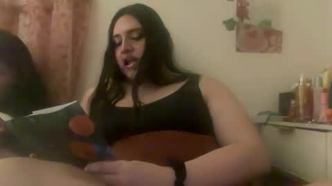 jennifer_robbie online show from June 7, 11:25 am