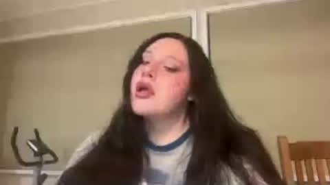 jennifer_robbie online show from August 6, 8:05 am