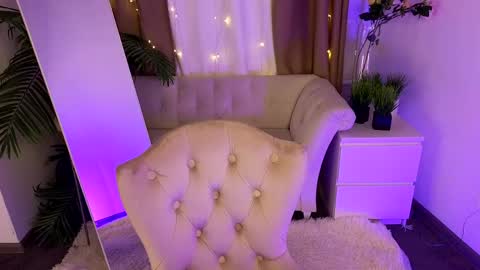 Jennifer online show from May 5, 8:22 am