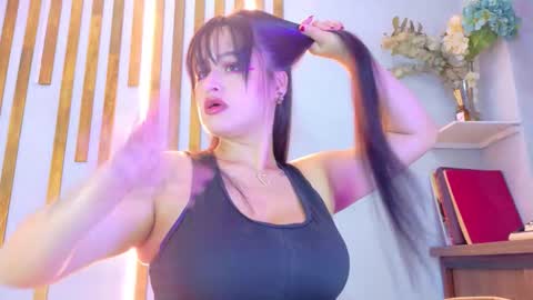 Snapshot of jennifer_vega1 chatting on December 14, 10:14 pm Jennifer vega online show from December 14, 10:14 pm