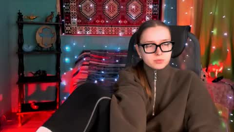 Jennifer online show from February 10, 3:38 pm