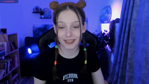 jenniferkiim online show from March 7, 12:02 pm