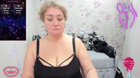 Snapshot of jenniferlight chatting on December 30, 11:28 pm Jennifer online show from December 30, 11:28 pm