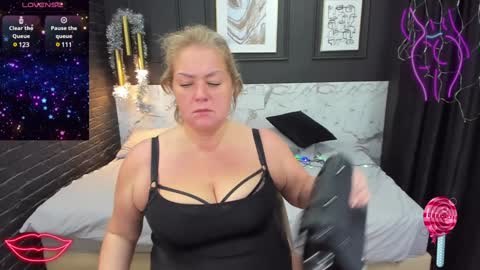 Snapshot of jenniferlight chatting on January 4, 11:17 pm Jennifer online show from January 4, 11:17 pm