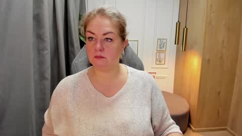 Snapshot of jenniferlight chatting on January 20, 7:14 pm Jennifer online show from January 20, 7:14 pm