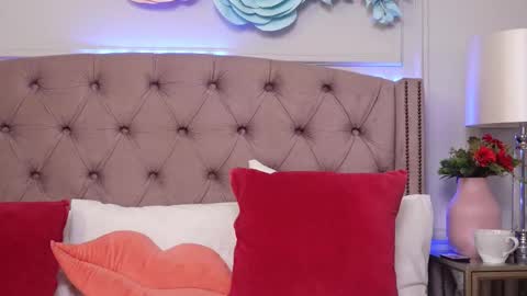 Snapshot of jenniferlovve chatting on November 21, 6:12 am JenniferLovve online show from November 21, 6:12 am