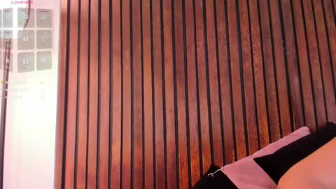 Snapshot of jennmiller_ chatting on February 13, 6:16 pm online show from February 13, 6:16 pm