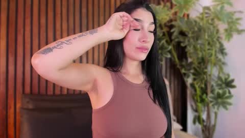 Snapshot of jennmiller_ chatting on October 1, 12:00 pm online show from October 1, 12:00 pm