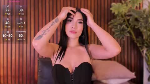 Snapshot of jennmiller_ chatting on October 3, 12:13 pm online show from October 3, 12:13 pm