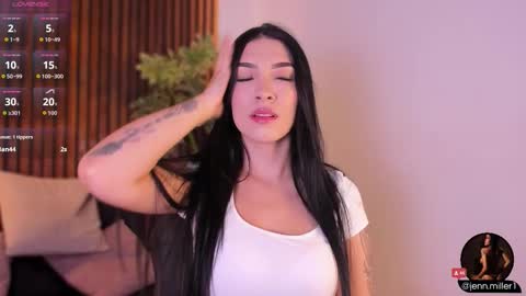 Snapshot of jennmiller_ chatting on October 24, 12:12 pm online show from October 24, 12:12 pm