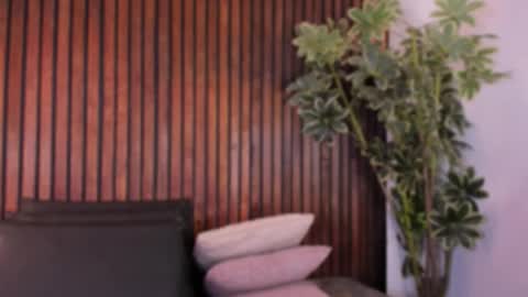 Snapshot of jennmiller_ chatting on November 6, 12:17 pm online show from November 6, 12:17 pm