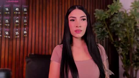 Snapshot of jennmiller_ chatting on November 21, 11:53 am online show from November 21, 11:53 am