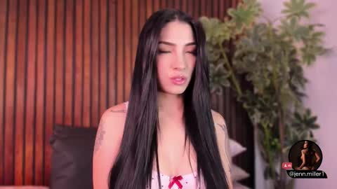 Snapshot of jennmiller_ chatting on November 28, 11:57 am online show from November 28, 11:57 am