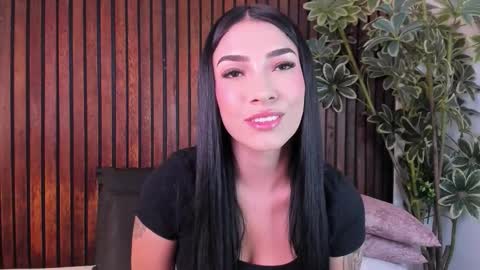 Snapshot of jennmiller_ chatting on November 30, 1:15 pm online show from November 30, 1:15 pm