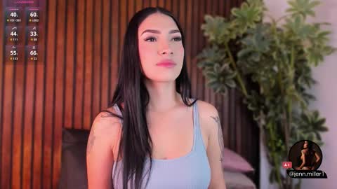 Snapshot of jennmiller_ chatting on December 2, 11:37 am online show from December 2, 11:37 am