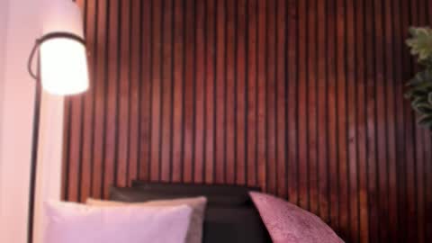 Snapshot of jennmiller_ chatting on December 15, 12:53 pm online show from December 15, 12:53 pm