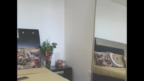 Jenn online show from January 15, 6:00 pm