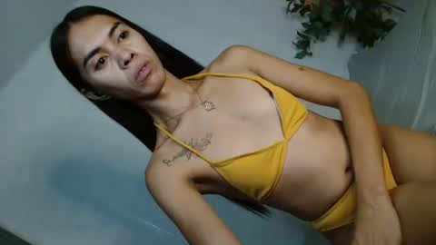 PRETTY JENNY online show from December 13, 9:09 pm