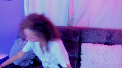 jenny__lawrence online show from November 24, 8:30 pm