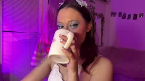Snapshot of jenny_cox_love chatting on June 20, 7:05 pm Jennifer Jenny Darling online show from June 20, 7:05 pm