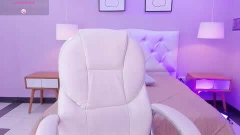 Snapshot of jenny_golden1 chatting on February 7, 2:37 pm Jenny  online show from February 7, 2:37 pm