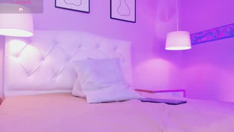 Snapshot of jenny_golden1 chatting on February 20, 6:46 pm Jenny  online show from February 20, 6:46 pm