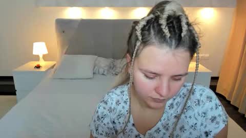 Jenny online show from October 29, 9:33 am