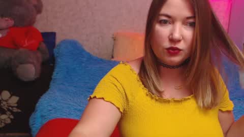 Snapshot of jenny_oliviawow chatting on March 19, 4:00 pm All the most interesting in private. my room for my smile online show from March 19, 4:00 pm