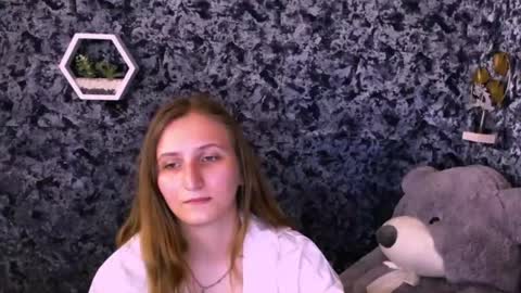Snapshot of jenny_smille_ chatting on May 22, 8:10 am jenny_smille_ online show from May 22, 8:10 am