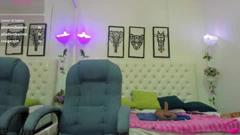 Snapshot of jenny_stark chatting on May 11, 3:18 pm jenny_stark online show from May 11, 3:18 pm