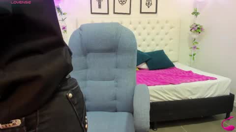Snapshot of jenny_stark chatting on May 15, 11:06 am jenny_stark online show from May 15, 11:06 am