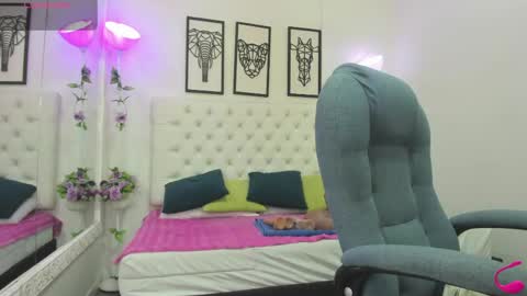 Snapshot of jenny_stark chatting on June 2, 11:12 am jenny_stark online show from June 2, 11:12 am