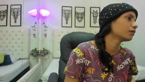 Snapshot of jenny_stark chatting on June 6, 11:04 am jenny_stark online show from June 6, 11:04 am