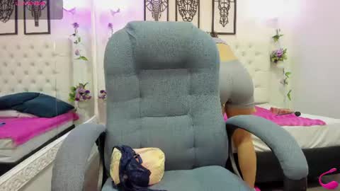 Snapshot of jenny_stark chatting on July 2, 11:05 am jenny_stark online show from July 2, 11:05 am