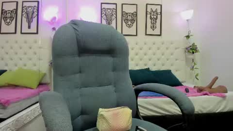 Snapshot of jenny_stark chatting on July 21, 11:23 am jenny_stark online show from July 21, 11:23 am