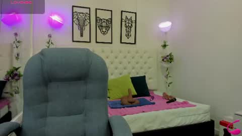 Snapshot of jenny_stark chatting on July 28, 11:17 am jenny_stark online show from July 28, 11:17 am