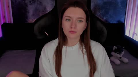 Snapshot of jennydens chatting on December 4, 5:05 am Jenny NO Nude online show from December 4, 5:05 am