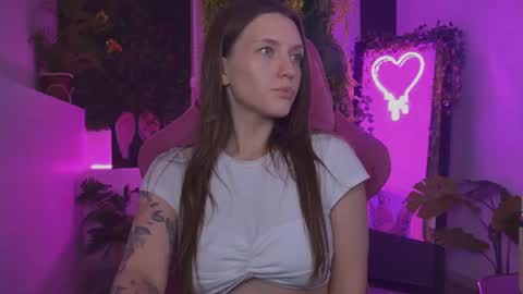 Snapshot of jennydens chatting on June 26, 6:12 pm Jenny NO Nude online show from June 26, 6:12 pm