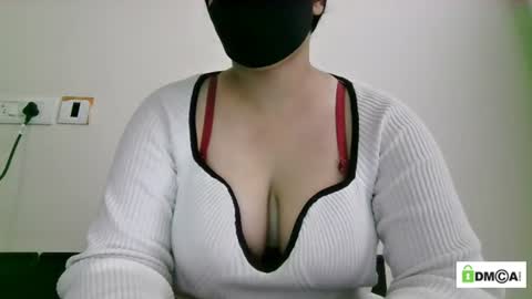 Snapshot of jennydolphin chatting on June 27, 4:17 am Jenny online show from June 27, 4:17 am