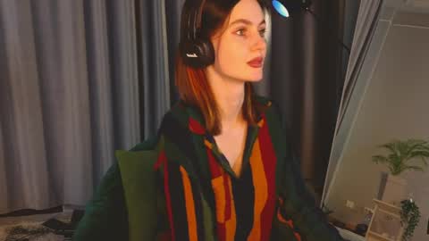 jennyfer_me online show from April 12, 12:32 pm