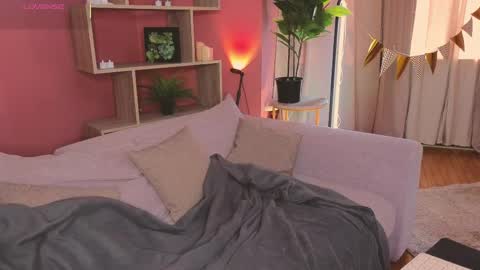 jennyfer_me online show from May 2, 12:43 pm