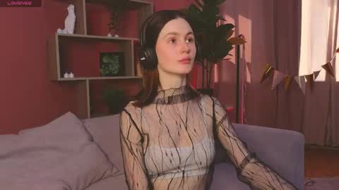 Snapshot of jennyfer_me chatting on May 3, 12:22 pm jennyfer_me online show from May 3, 12:22 pm