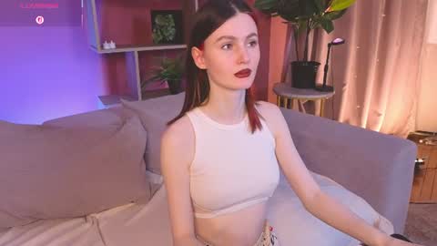 Snapshot of jennyfer_me chatting on June 15, 12:40 pm jennyfer_me online show from June 15, 12:40 pm